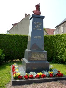 Delettes (Pas-de-Calais) monument aux morts