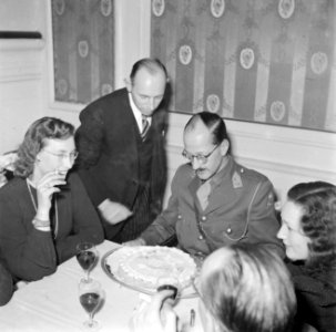De algemeen secretaris reorganisatie van de hofhouding en daarna kamerheer in bu, Bestanddeelnr 255-9062