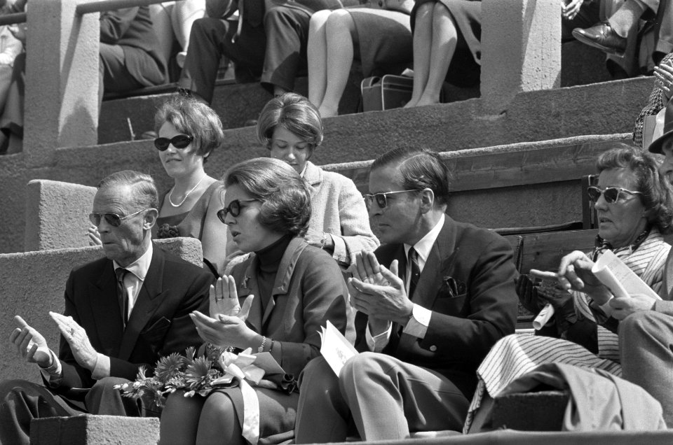 Davis-cup wedstrijd Nederland tegen Zuid-Afrika, prinses Beatrix en Claus, Bestanddeelnr 919-1517