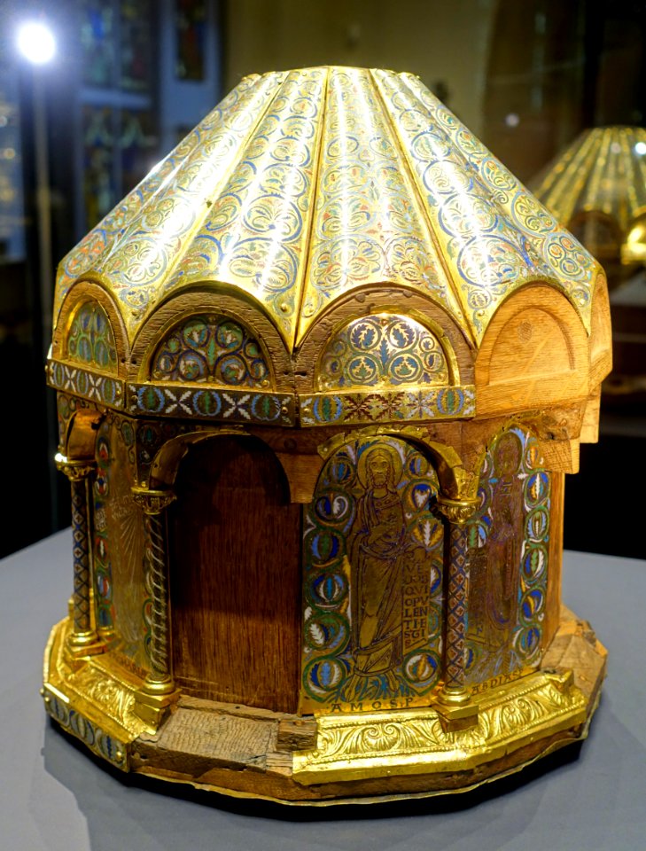 Darmstadt Tower Reliquary, view 2, Cologne, 1190-1210, enamel, gilt copper, oak, brass - Hessisches Landesmuseum Darmstadt - Darmstadt, Germany - DSC00191