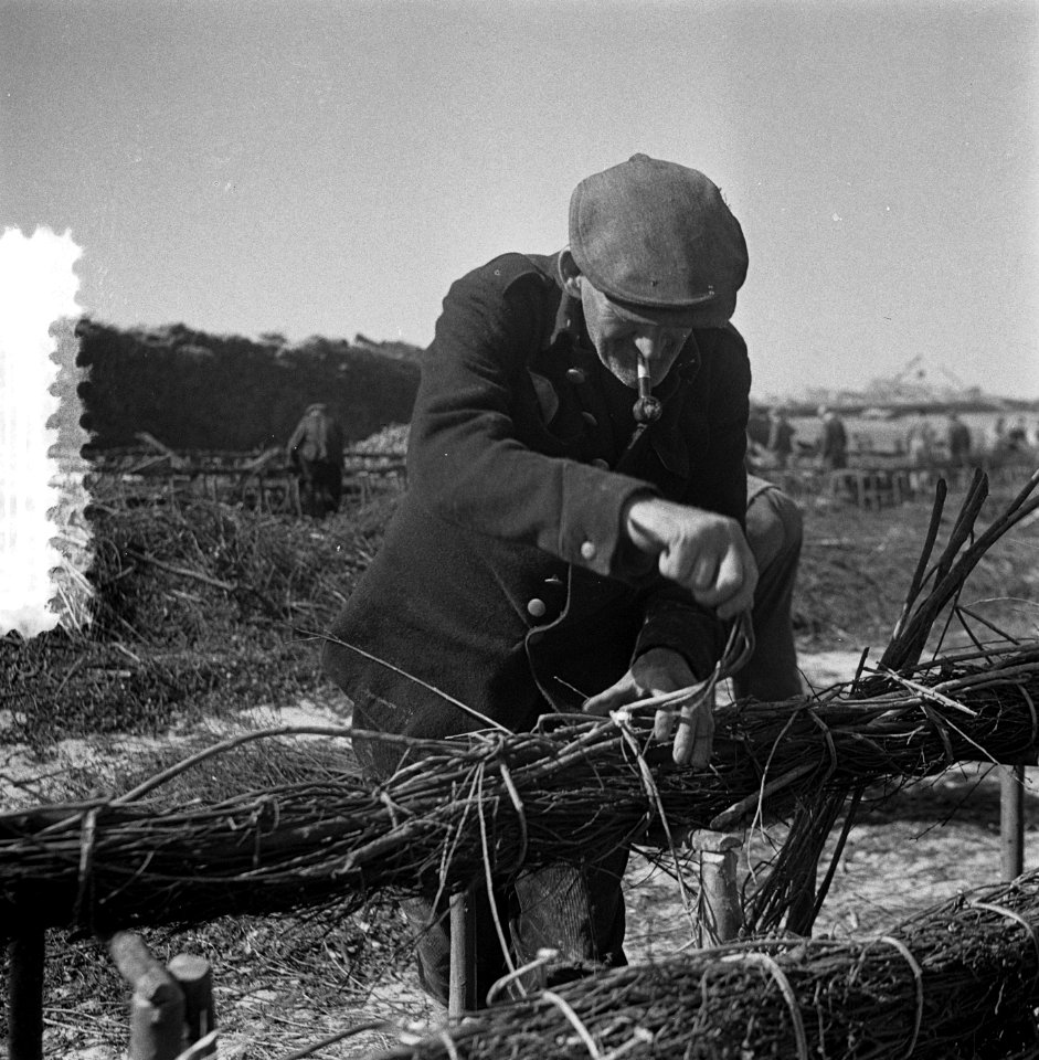De Schelphoek op Schouwen. Film aanmaak zinkstukken, Bestanddeelnr 905-8270