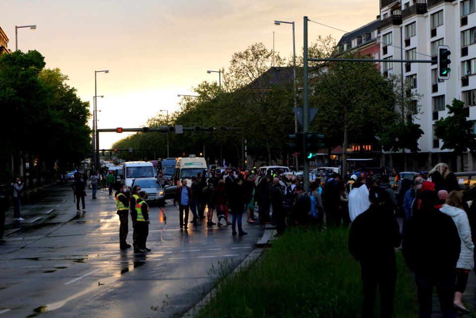 Conspiracist protest Theodor-Heuss-Platz Berlin 2021-05-21 10