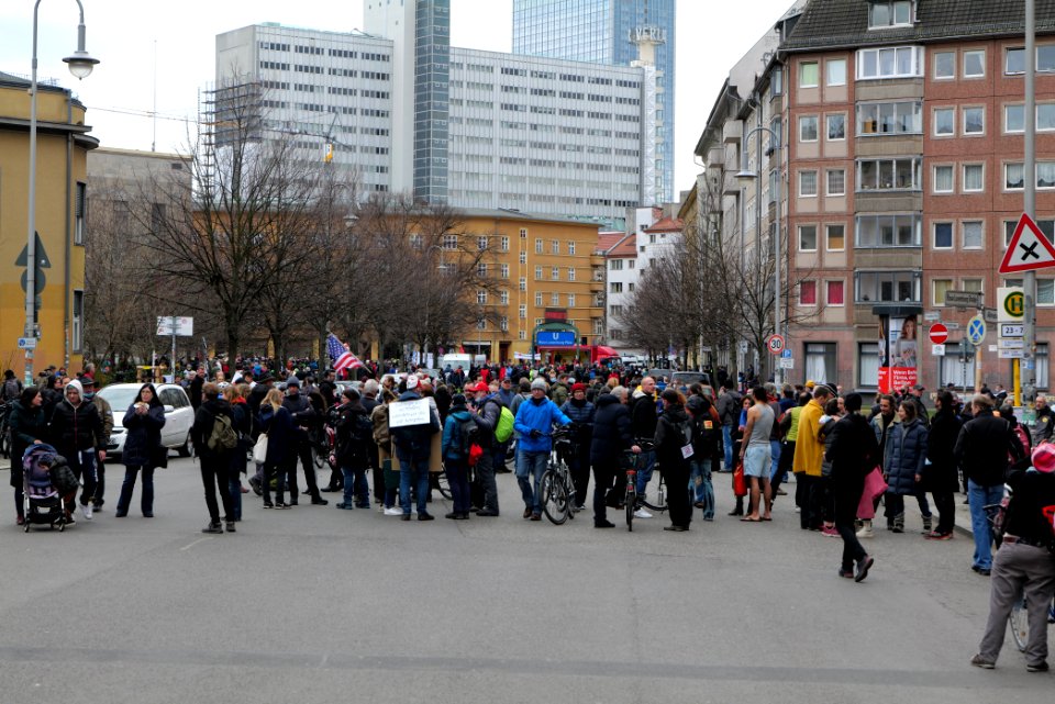 Conspiracist protest Berlin Rosa-Luxemburg-Platz 2021-03-28 02