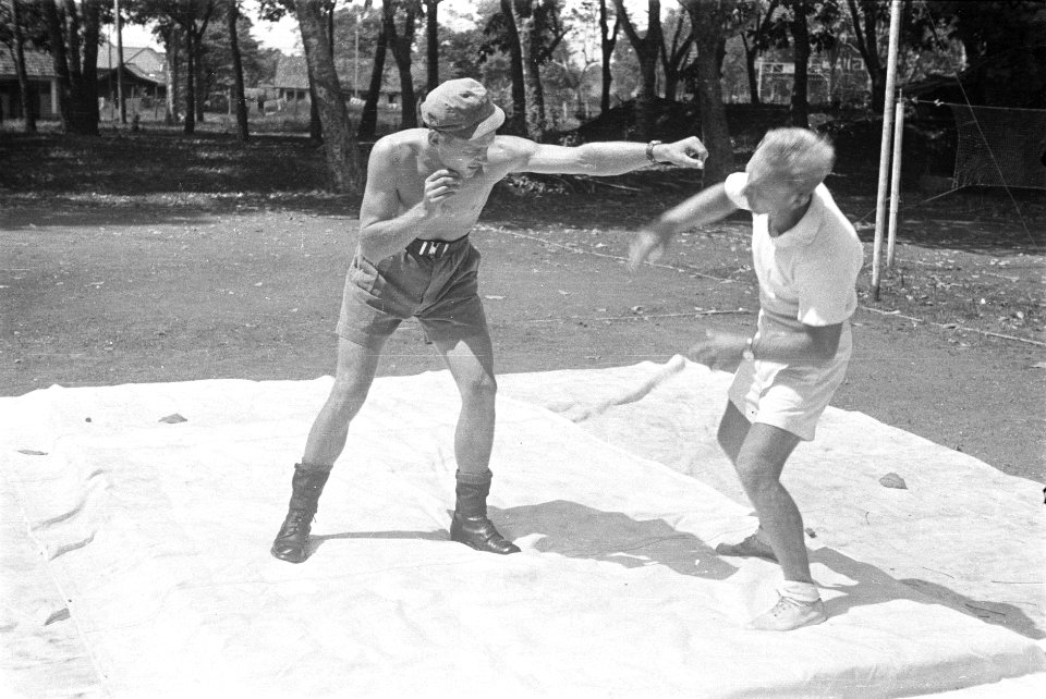 Collectie Fotocollectie Dienst voor Legercontacten Indonesië, fotonummer 243-5-2, Bestanddeelnr 243-5-2