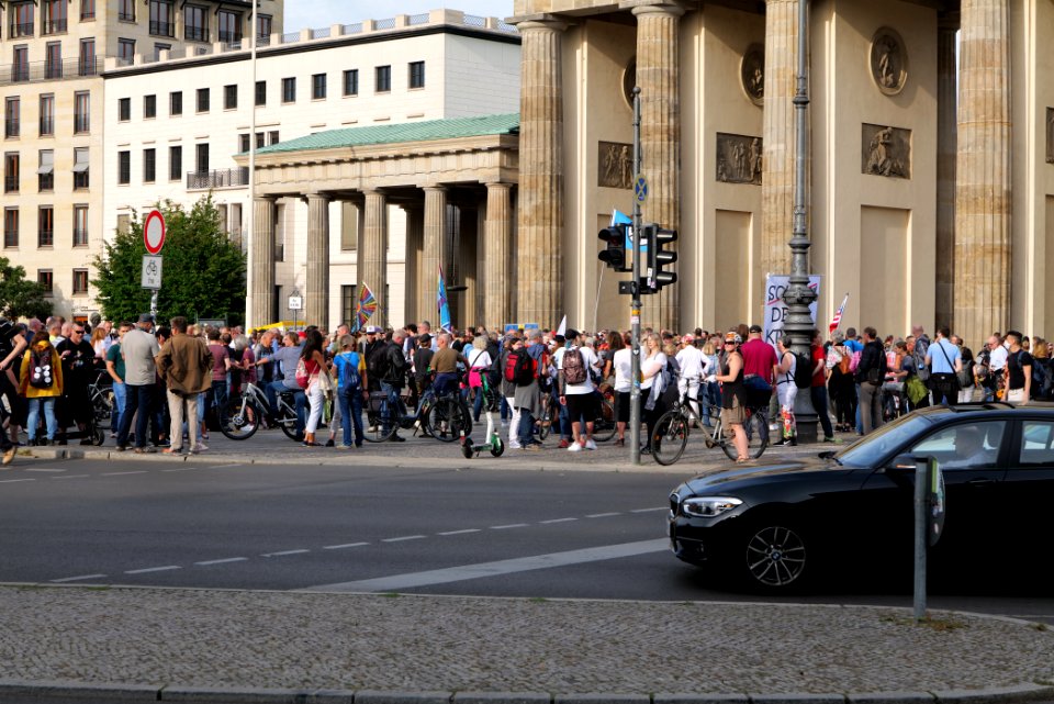 Conspiracist protest Brandenburg Gate Berlin 2020-08-28 01