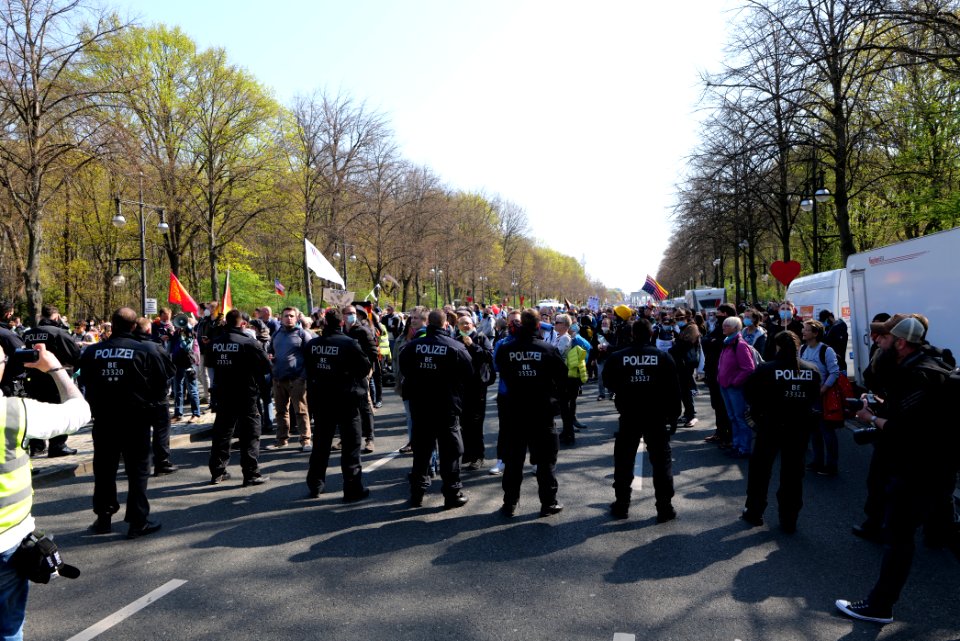 Conspiracist protest Berlin 2021-04-21 22