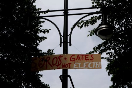 Conspiracist protest Berlin-Mitte 2020-08-30 03