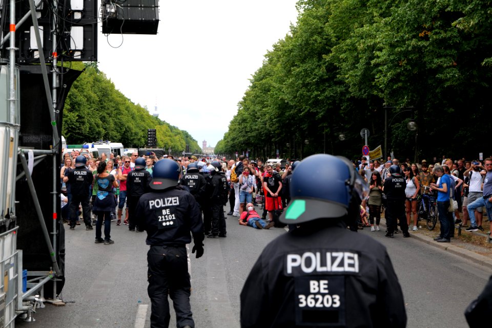 Conspiracist protest Berlin-Mitte 2020-08-30 29