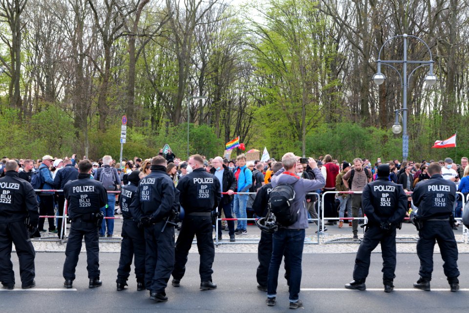 Conspiracist protest Berlin 2021-04-21 75