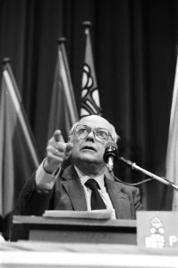 Congres PvdA in Amsterdam, Joop den Uyl tijdens zijn slottoespraak, 28 februari 1981, Bestanddeelnr 931-3494