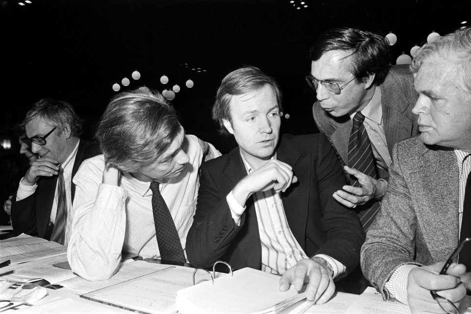 Congres D66 in Utrecht v.l.n.r. Glastra van Loon , Terlouw, Brinkhorst en Ten , Bestanddeelnr 929-0131