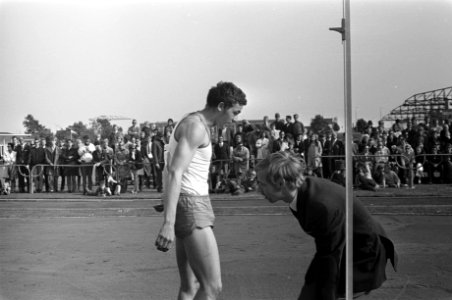 Dames atletiek vijfkamp en Heren tienkamp Nederland, Belgie Groot Brittannie te , Bestanddeelnr 922-5010