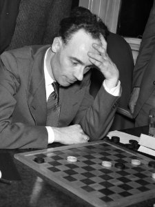 Damkampioenschap Nederland. Wim Roozenburg winnaar, Bestanddeelnr 908-3845
