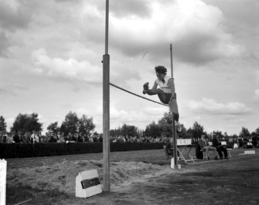 Dames en Heren Athletiekkampioenschappen in Vlaardingen Nel Zwiers tijdens spro, Bestanddeelnr 912-7876