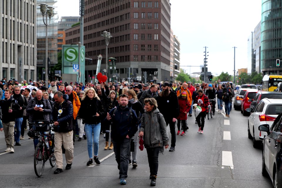 Conspiracist protest Berlin 2021-05-22 112