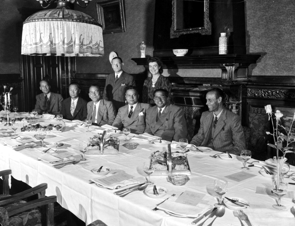 Diner Surinaamse delegatie met vereniging Ons Suriname, Bestanddeelnr 901-8532
