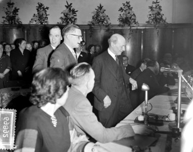 Congres PvdA Leiden Clement Attlee (leider Labour Party). Achter hem E. Vermeer , Bestanddeelnr 906-9892