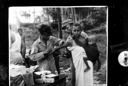 Direct na de landing der eerste troepen in Nederlands-Indië werden medische afde, Bestanddeelnr 900-6573