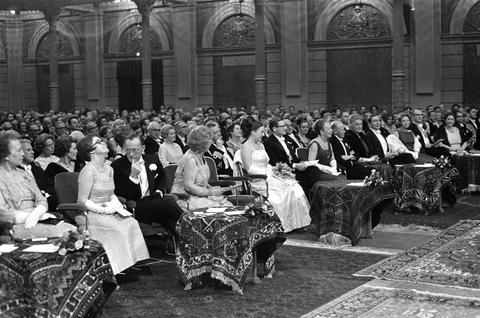 Concert voor bruidspaar in concertgebouw te Amsterdam, v.l.n.r. Christina, Bernh, Bestanddeelnr 919-9014