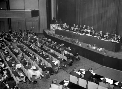 Congres Partij van de Arbeid , overzicht tijdens de rede van de heer J. G. Suurh, Bestanddeelnr 917-5038