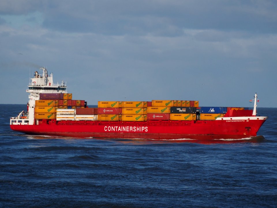 Containerships VI (ship, 1999) IMO 9188518 Callsign DABH Port of Rotterdam pic2