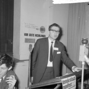 Congres in het Volkshuis te Leiden van de Studenten Vakbeweging , Anton Hooff aa, Bestanddeelnr 917-1455