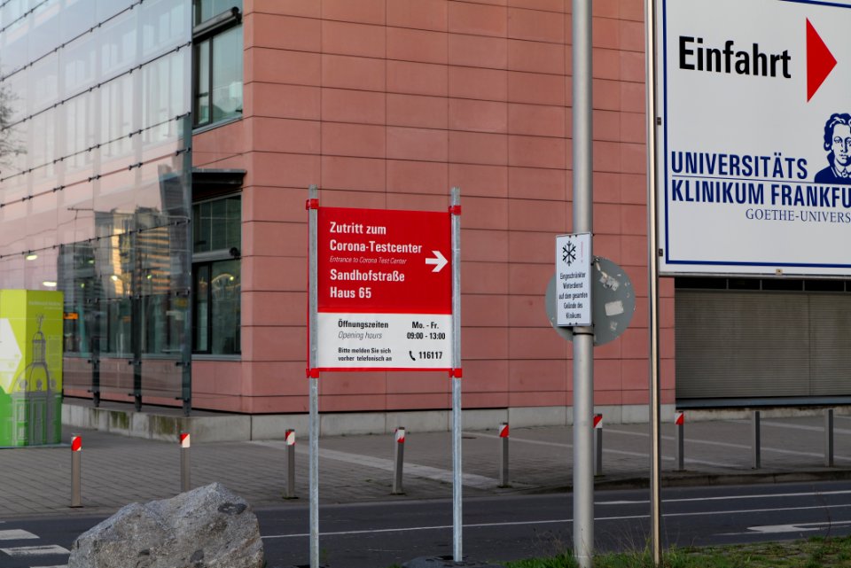 Corona testing center university hospital Frankfurt am Main 2020-03-22 01