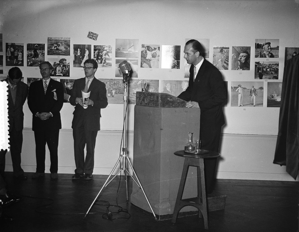 Diner tentoonstelling enz. Vereniging van Fotojournalist World Press foto 1955, Bestanddeelnr 907-4790