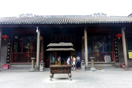 Distant view of the Five Hundred Arhat Hall, Hualin Temple