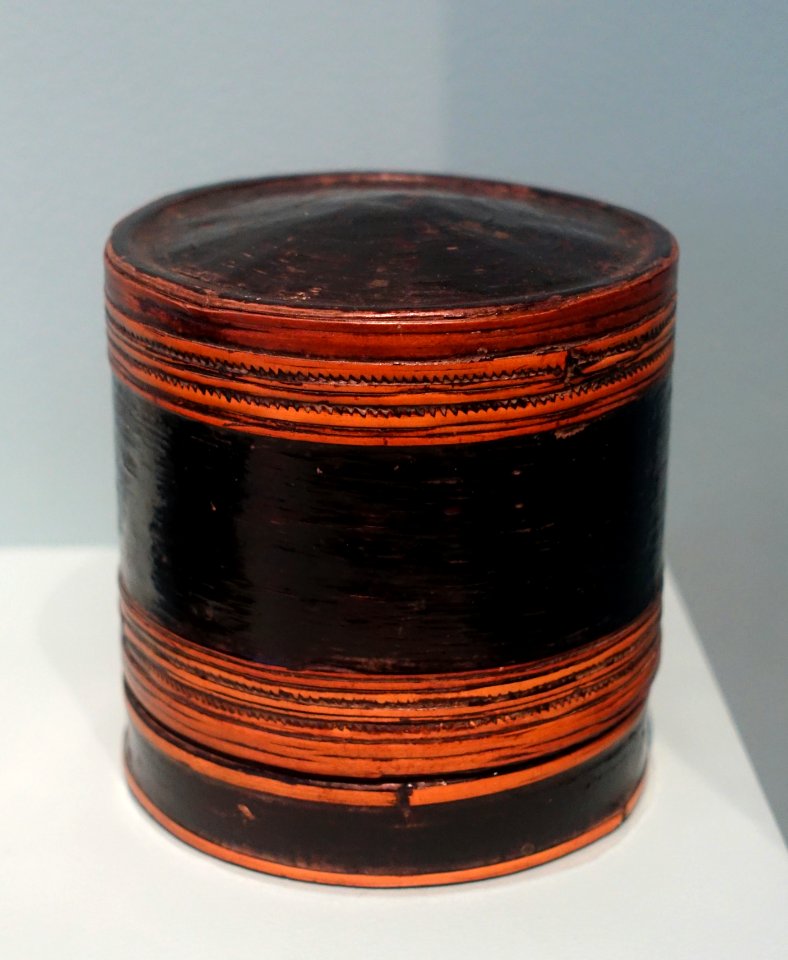 Container, Karen people, Northern Thailand, collected in 1986, bamboo with lacquer - Ethnological Museum, Berlin - DSC01348