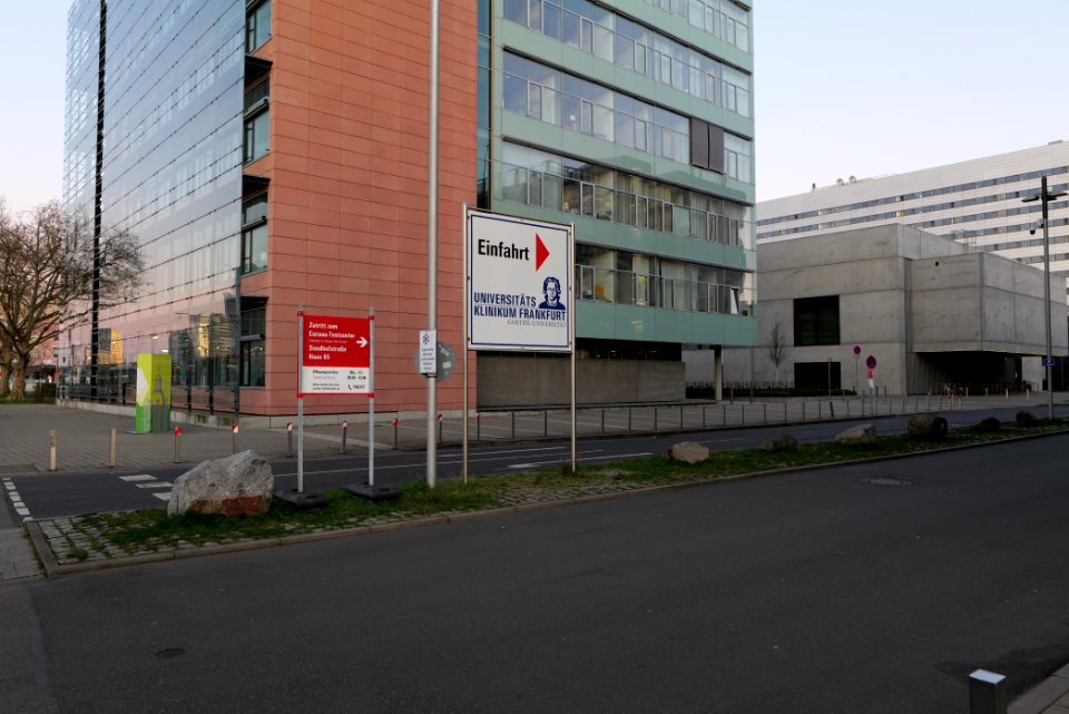 Corona testing center university hospital Frankfurt am Main 2020-03-22 03