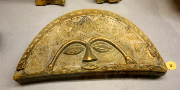 Cosmetics box (ekata), Ngende - Kuba - Royal Museum for Central Africa - DSC06178