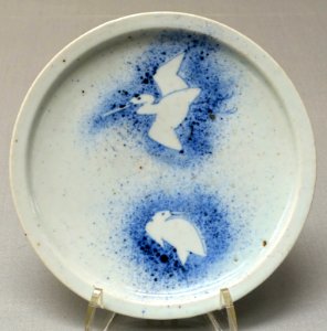 Dish with white herons, Imari ware, Japan, Edo period, 1600s AD, ceramic, sprayed underglaze blue - Tokyo National Museum - Tokyo, Japan - DSC08975