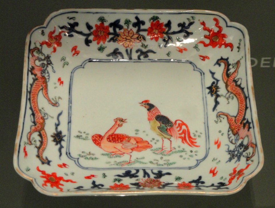 Dish with Rooster Design, c. 1720, Jingdezhen, China, hard-paste porcelain with overglaze enamels - Gardiner Museum, Toronto - DSC00624