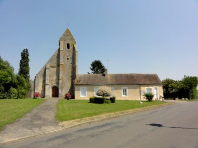Dissé-sous-Ballon (Sarthe) église et mairie