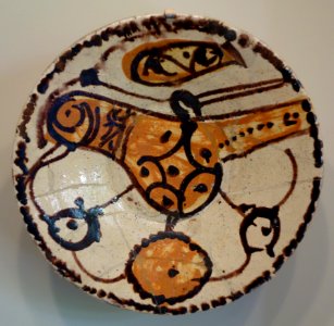 Dish with bird design, Sari ware, Iran, southeastern Caspian area, 10th or 11th century AD, earthenware with underglaze painting in slips - Cincinnati Art Museum - DSC04188