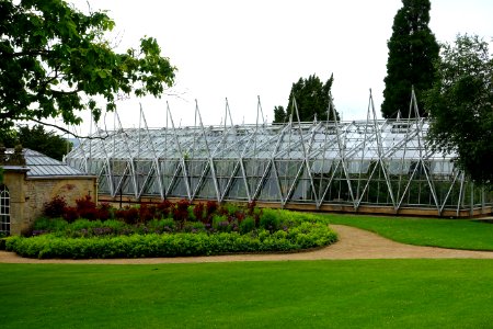 Display greenhouse - Chatsworth House - Derbyshire, England - DSC03645