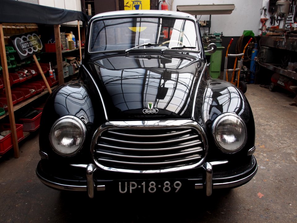 DKW F93 Sonderklasse limousine 3-6