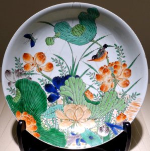 Dish with flower and bird design, China, Jingdezhen kiln, Qing dynasty, Kangxi period, 1662-1722, overglaze enamels and gold - Matsuoka Museum of Art - Tokyo, Japan - DSC07226