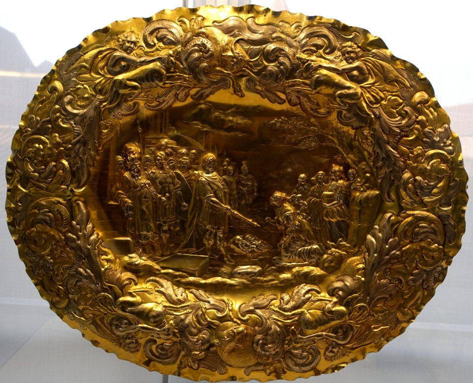 Display dish, Christian I. Hornung, Augsburg, 1663-1666, silver, partly gilt - Germanisches Nationalmuseum - Nuremberg, Germany - DSC02682