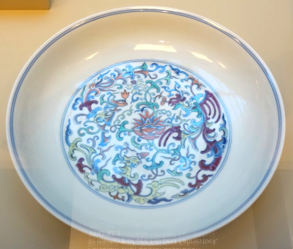 Dish with floral scrolls, China, Jingdezhen, Jiangxi province, Qing dynasty, Jiaqing emperor, porcelain with doucai - Asian Art Museum of San Francisco - DSC01412