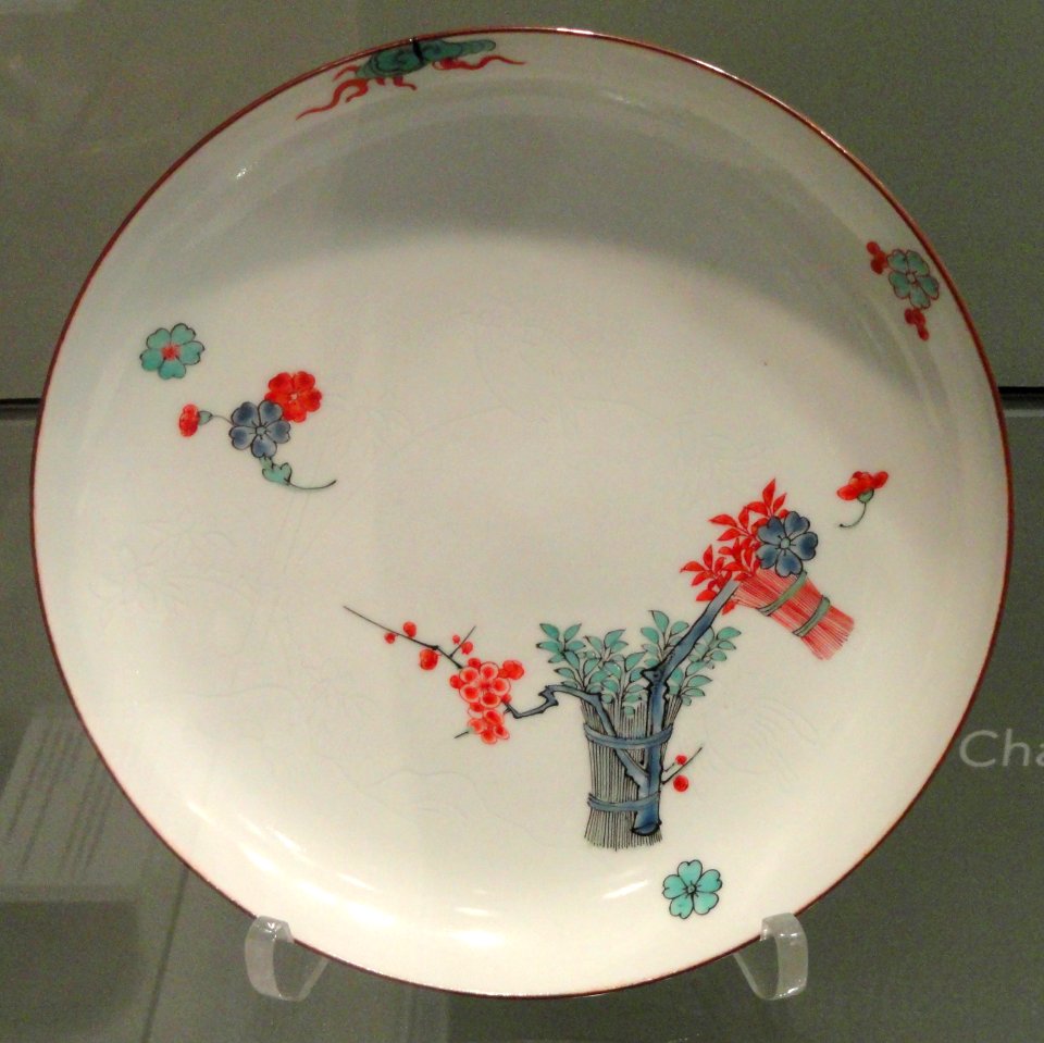 Dish with Prunus and Bamboo, c. 1690-1710, Arita, hard-paste porcelain with overglaze enamels - Gardiner Museum, Toronto - DSC00518