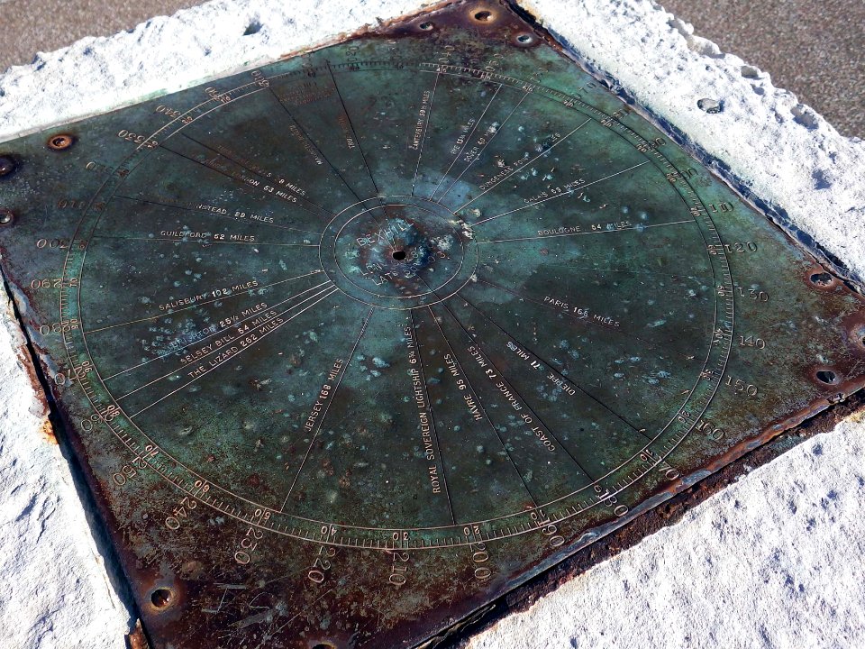 Distance Marker, West Parade, Bexhill-on-Sea (2)