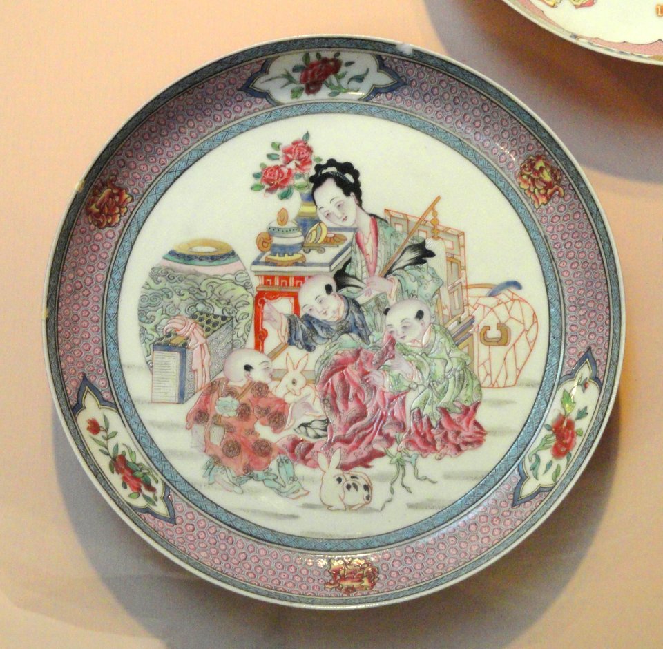Dish, China, Ch'ing Dynasty, early 1800s, famille rose porcelain with overglaze polychrome enamels - George Walter Vincent Smith Art Museum - DSC03861