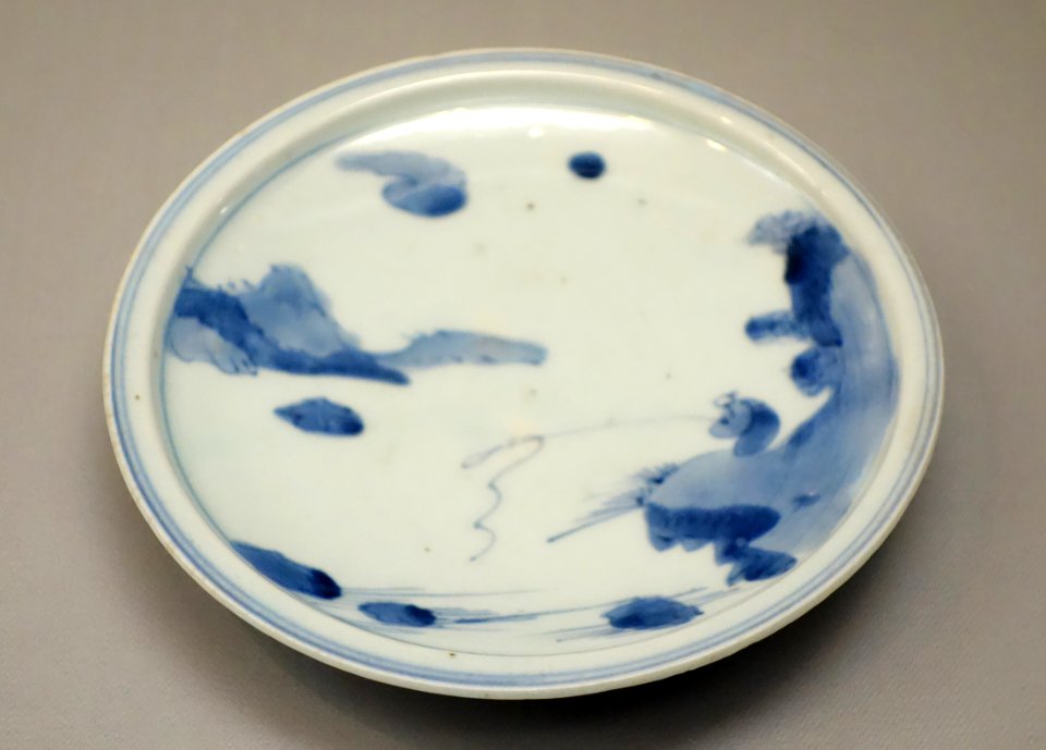 Dish, Imari ware, Edo period, 17th century, solitary angler design in underglaze blue - Tokyo National Museum - DSC05302
