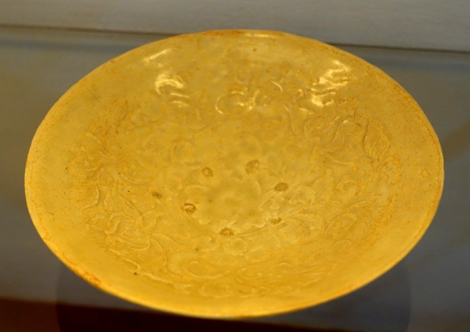 Dish, Ly dynasty, 11th-13th century AD, stoneware - Museum of Vietnamese History - Ho Chi Minh City - DSC06182