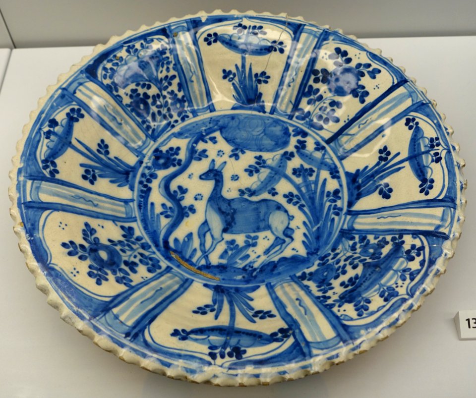 Dish, Lisbon, 1600-1625 - Museu Nacional de Machado de Castro - Coimbra, Portugal - DSC00135