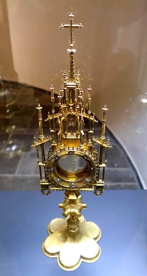 Disc monstrance, Cologne, c. 1430, gilt silver - Museum Schnütgen - Cologne, Germany - DSC00114