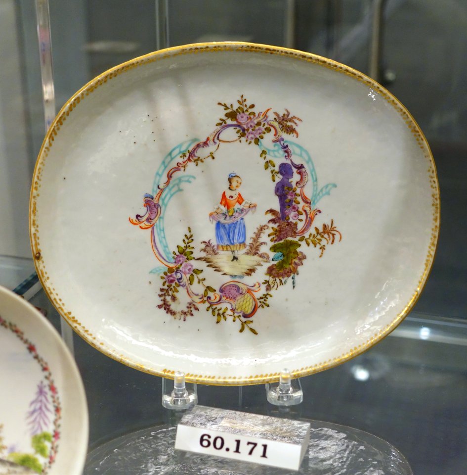 Dish, China & England, probably James Giles, c. 1765, hard paste porcelain, overglaze enamels, gilt, HD 60.171 - Flynt Center of Early New England Life - Deerfield, Massachusetts - DSC04813