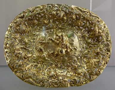 Dish, Jacob Bodendeich, German, worked in England, 1676-1677, silver, gilt - Fogg Art Museum, Harvard University - DSC01341
